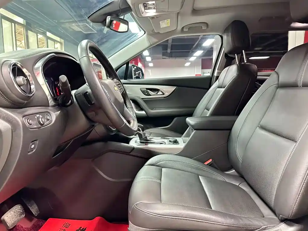 Bigger 2022 Light Hybrid 650T 7-seat V-style