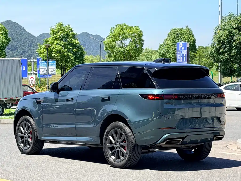 Range Rover Sport 2024 400PS Dynamic SE