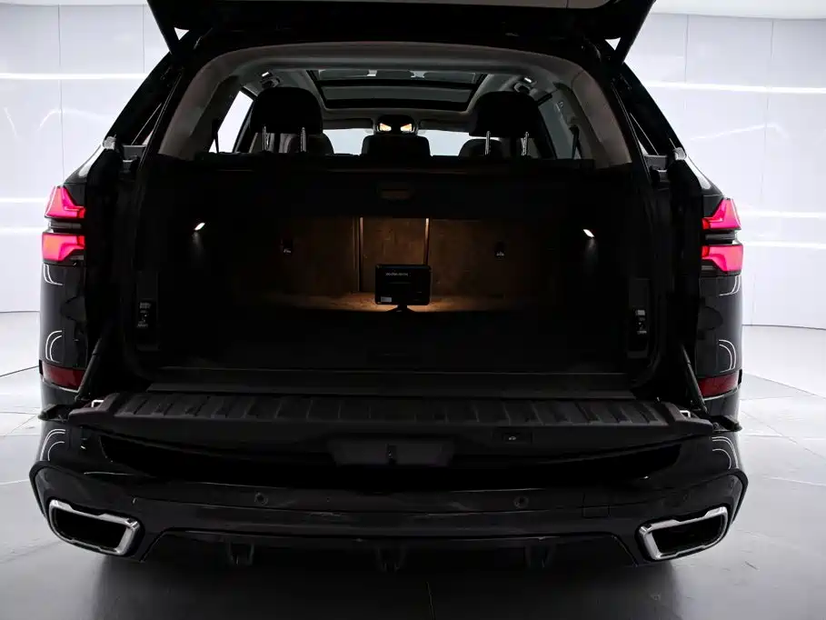 BMW X5 2023 xDrive 30Li M Sport Night Package尊享型