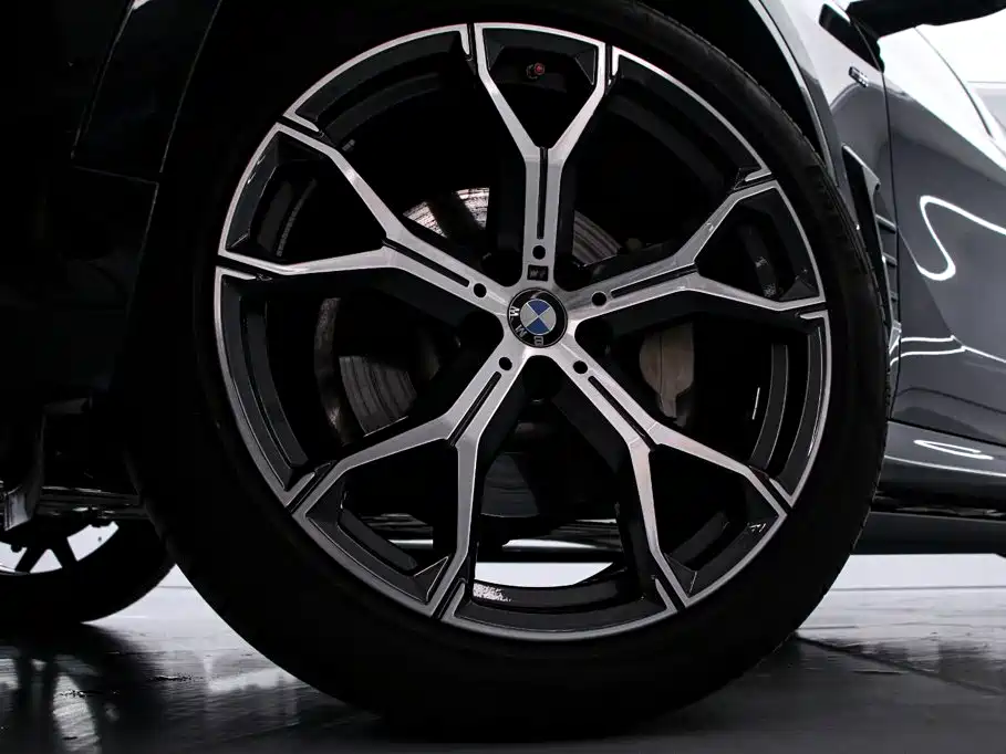 BMW X5 2023 xDrive 30Li M Sport Night Package尊享型