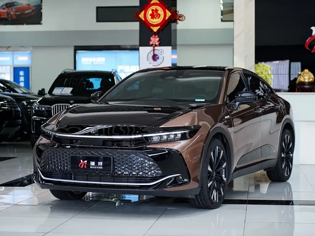 2023 Crown SportCross 2.4T SportCross HEV 4WD Ultimate Edition