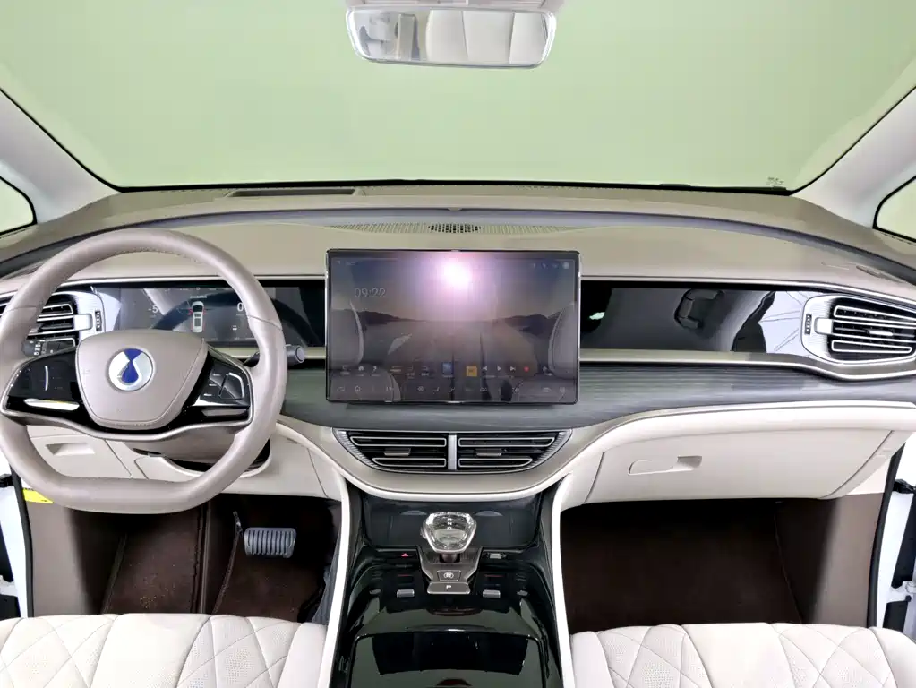 Tengri D9 2022 DM-i 970 All-Wheel Drive Prestige Edition