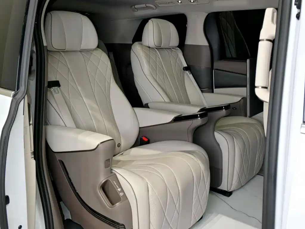 Tengri D9 2022 DM-i 970 All-Wheel Drive Prestige Edition