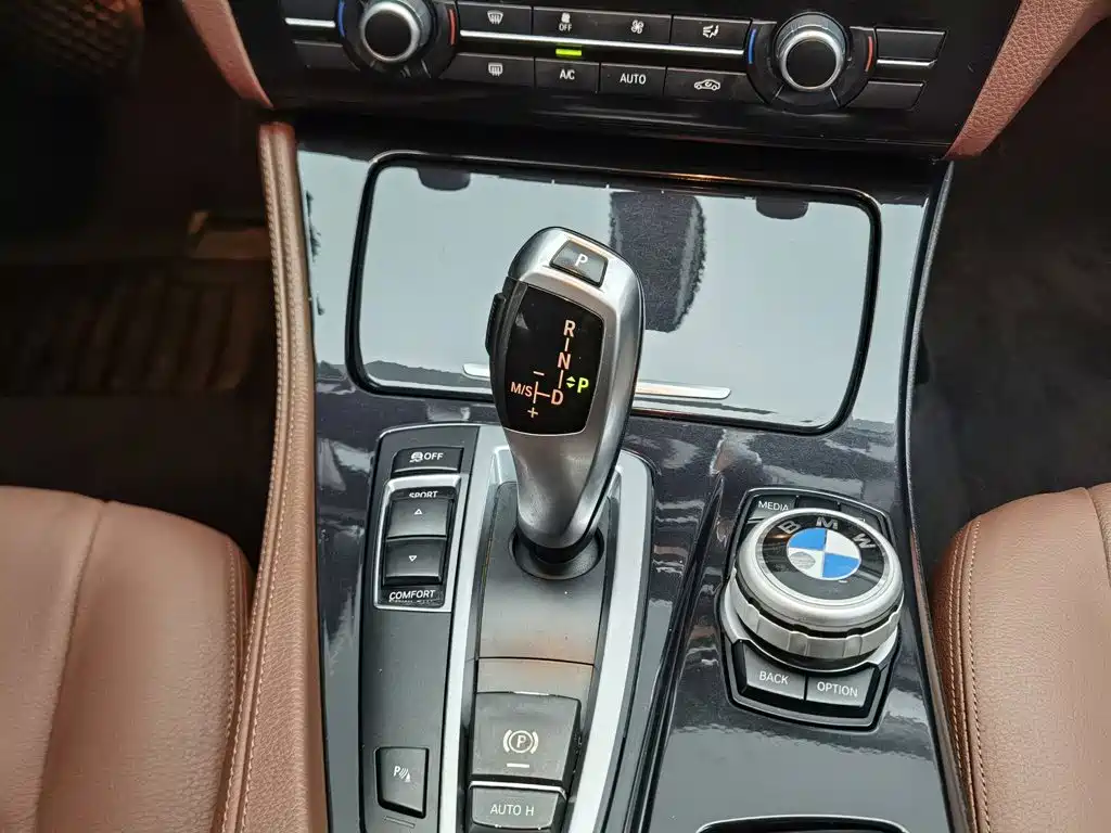 BMW 5 Series 2014 model 520Li Elegant Edition