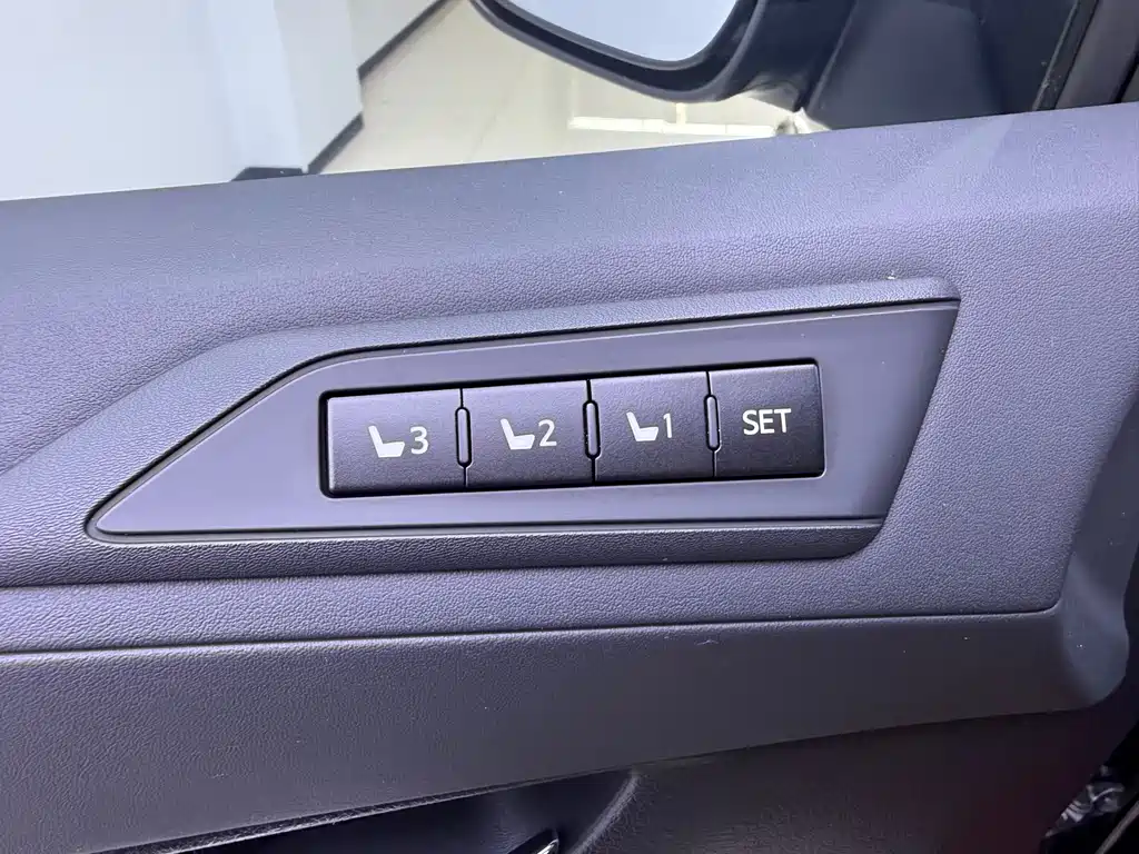 Camry 2021 2.5L HV Luxury Edition
