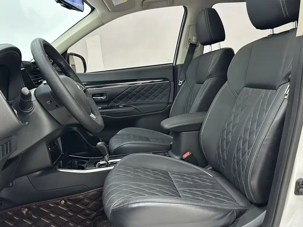 Outlander 2021 2.0L 2WD Enjoyment Edition 5-seat
