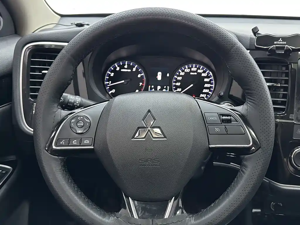 Outlander 2021 2.0L 2WD Enjoyment Edition 5-seat