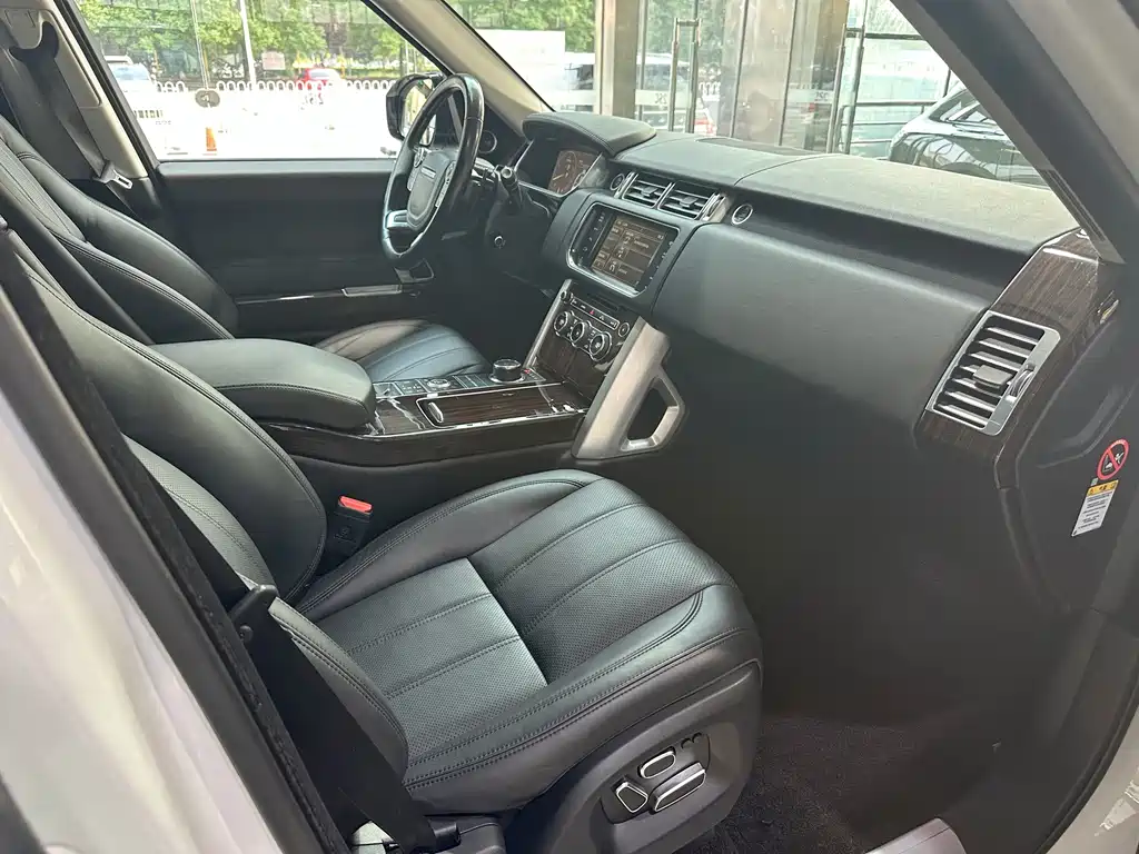Range Rover 2015 3.0 SC V6 Vogue SE Extended Edition