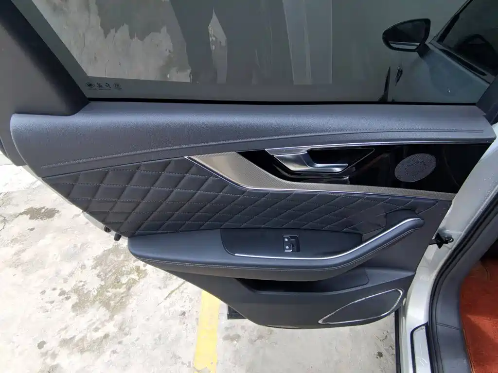 Hongqi HS5 2019 Model 2.0T Zhilian Qixiang 4WD Edition