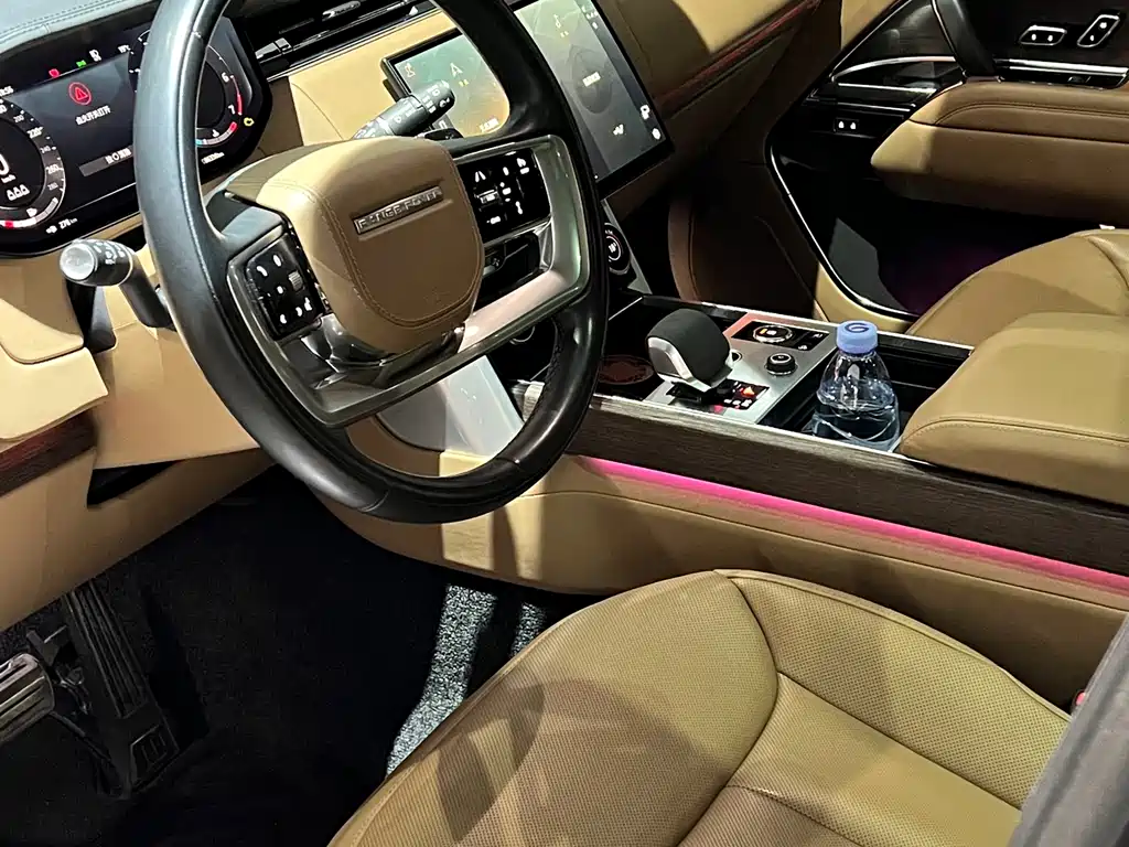 Range Rover 2023 3.0 L6 360PS Grand Edition