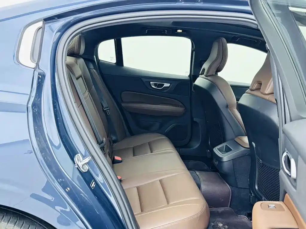 Volvo S60 2023 B4 Intelligent Luxury Edition