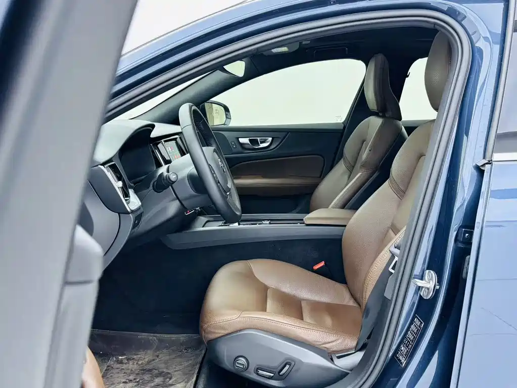 Volvo S60 2023 B4 Intelligent Luxury Edition