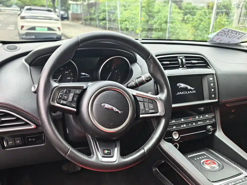 Jaguar F-PACE 2016 3.0 SC AWD R-Sport Sport Edition