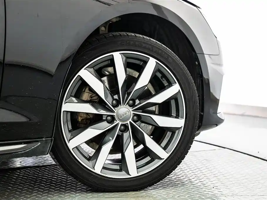 Audi A4 Import 2021 Avant Pioneer 40 TFSI Fashion Elegance Edition