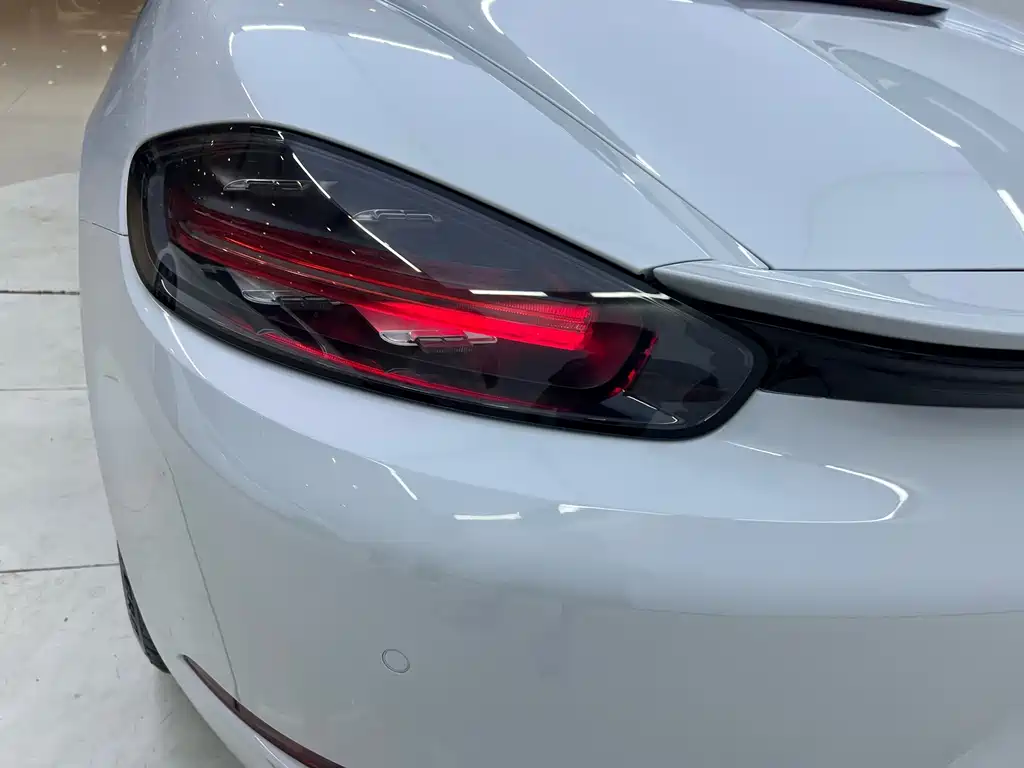 Porsche 718 Boxster 2.0T 2022 Model