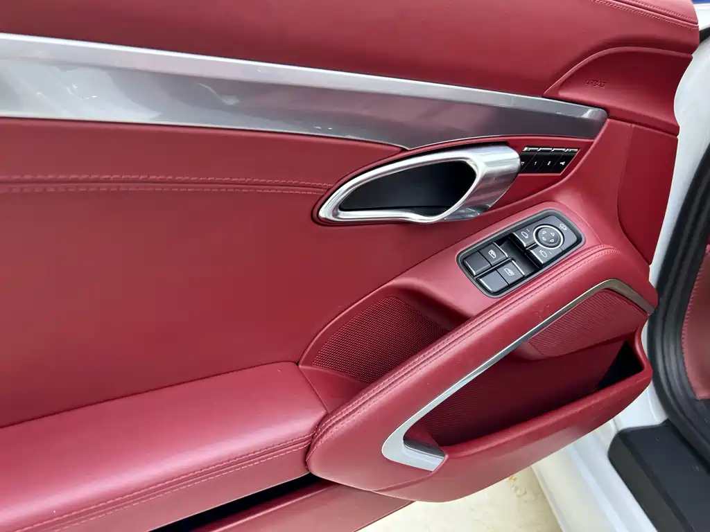 Porsche 718 Boxster 2.0T 2022 Model