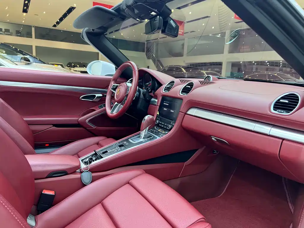 Porsche 718 Boxster 2.0T 2022 Model