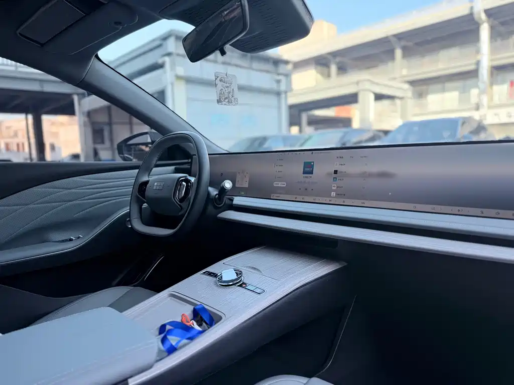 Galaxy E8 2024 Edition 550km Rear-wheel Drive PRO