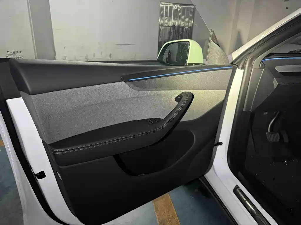 Model Y 2026 Rear-Wheel Drive Edition
