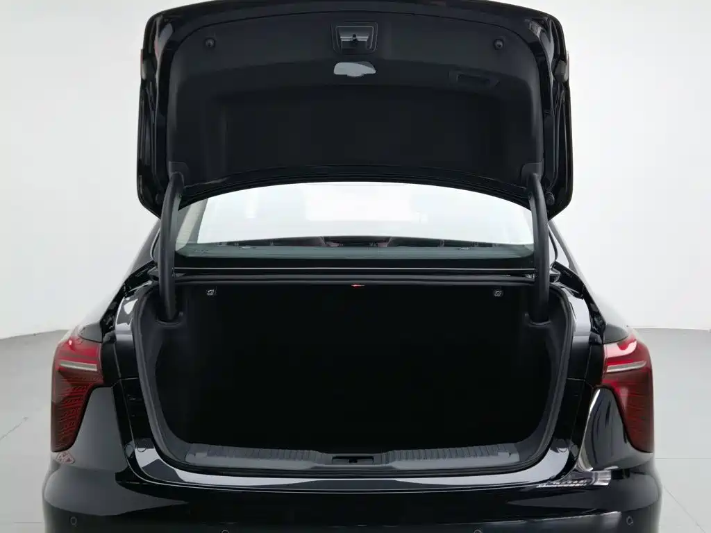 Hongqi H5 PHEV 2025 Edition 130 Super Hybrid Version