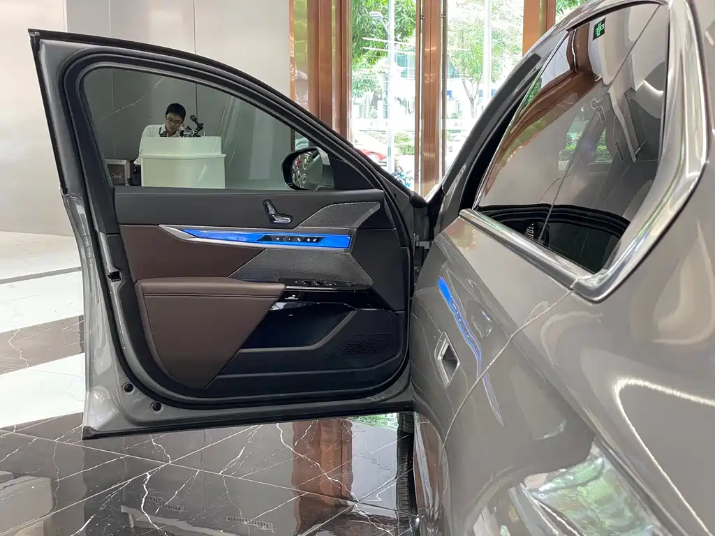 BMW 7 Series 2023 740Li Leading Edition Luxury Package