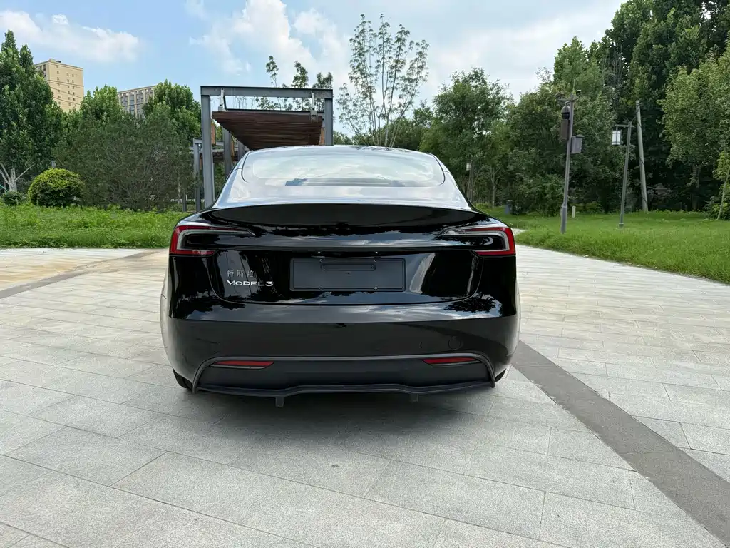 Model 3 Rear-Wheel Drive 2023