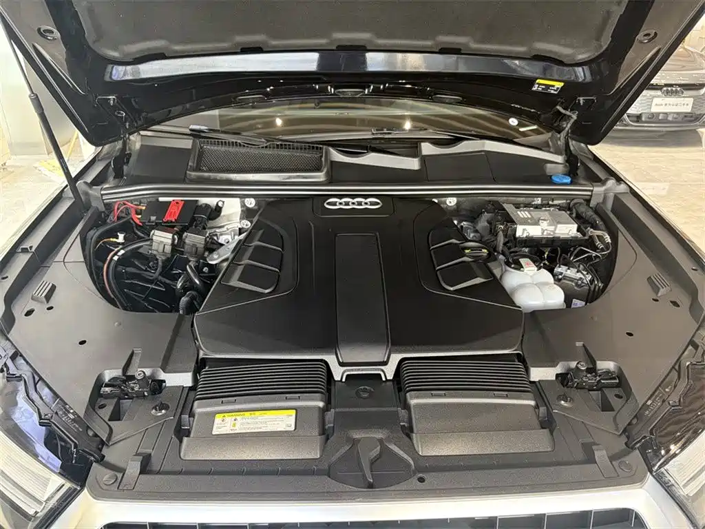 Audi Q7 2019 model 55 TFSI Tech Line