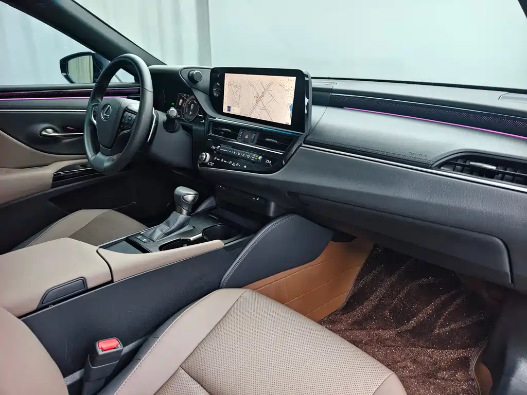Lexus ES 2022 300h Excellence Edition