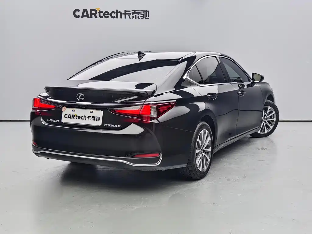Lexus ES 2022 300h Excellence Edition