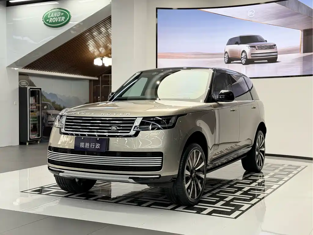 Range Rover 2023 Model 3.0 L6 400PS Classic Extended Edition