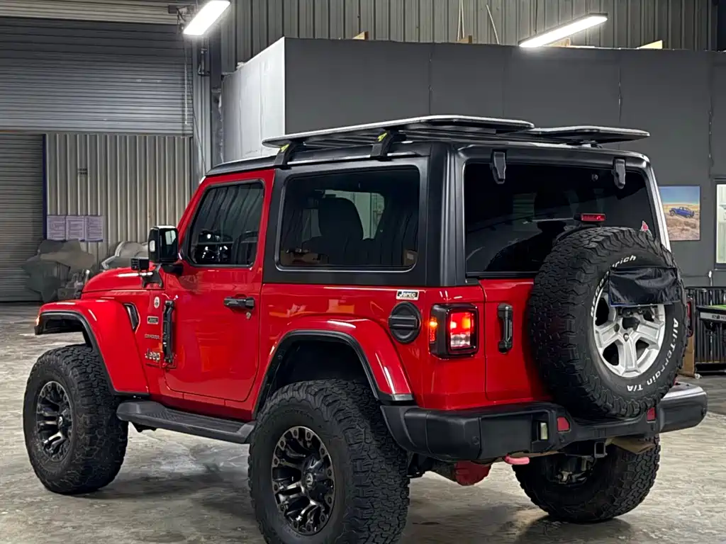 Jeep Wrangler Sahara Two-Door 2021 2.0T
