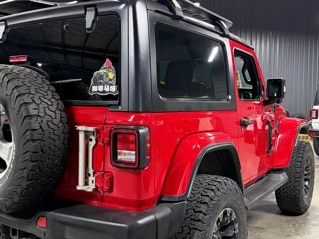 Jeep Wrangler Sahara Two-Door 2021 2.0T