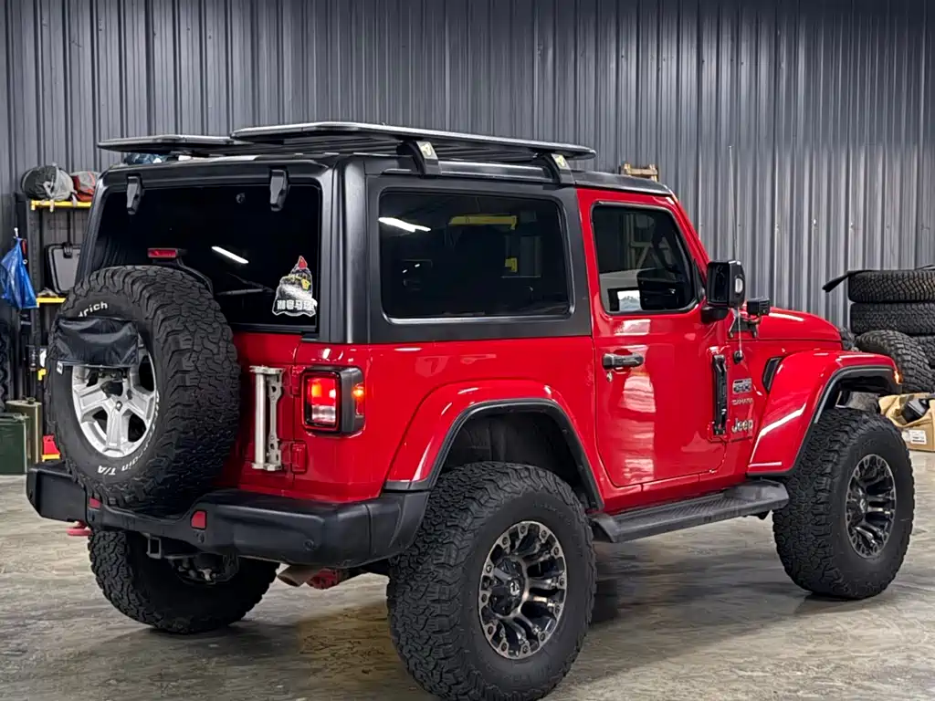 Jeep Wrangler Sahara Two-Door 2021 2.0T