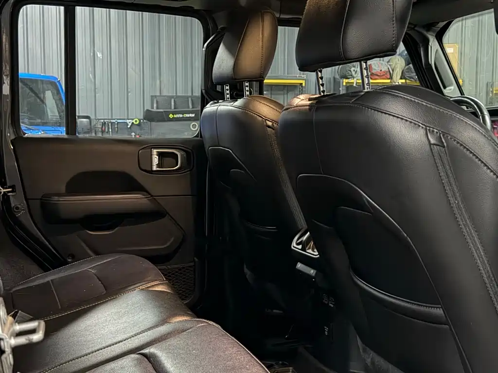 Jeep Wrangler 2019 2.0T Sahara Four-Door Edition National VI