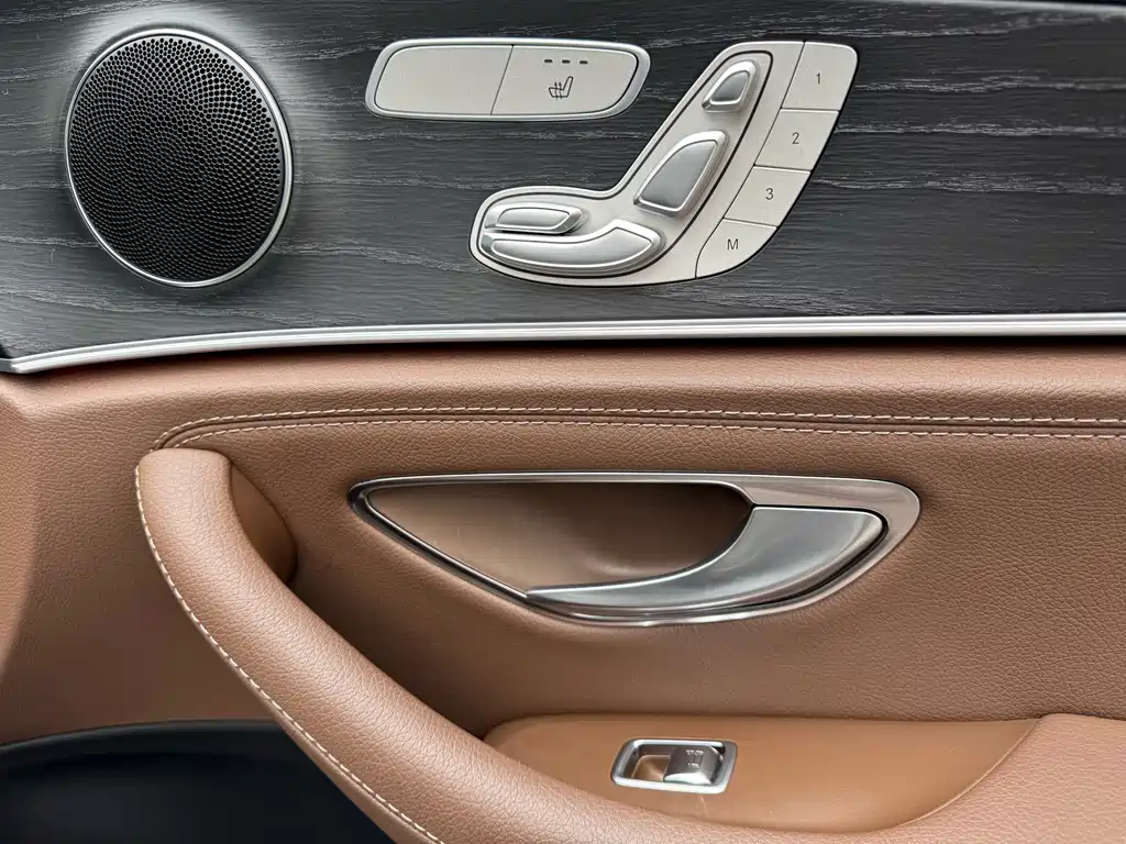 Mercedes-Benz E 350 e L Plug-in Hybrid Sports Sedan 2023