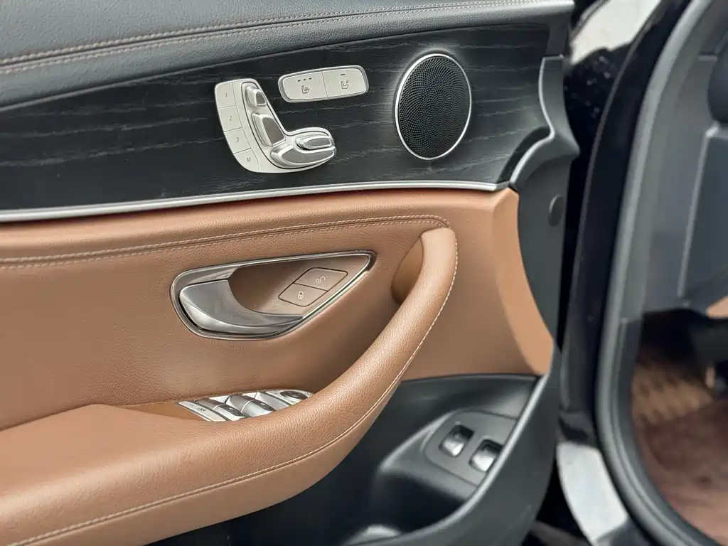 Mercedes-Benz E 350 e L Plug-in Hybrid Sports Sedan 2023