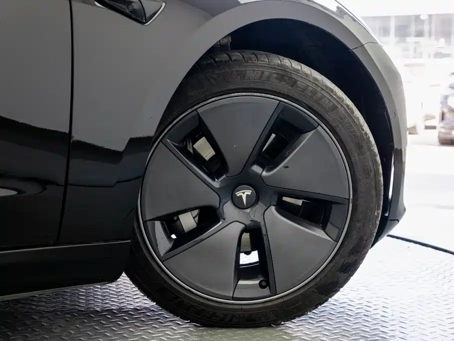 Model 3 Rear-Wheel Drive 2022