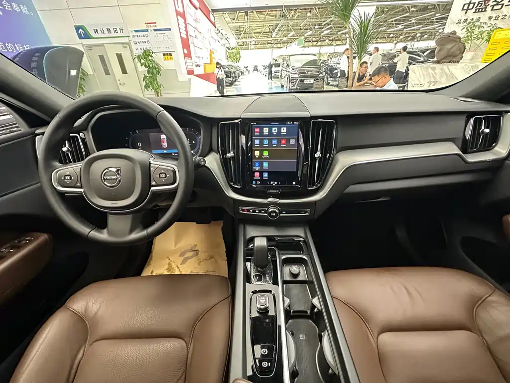 Volvo XC60 2023 B5 AWD Intelligent Motion Edition