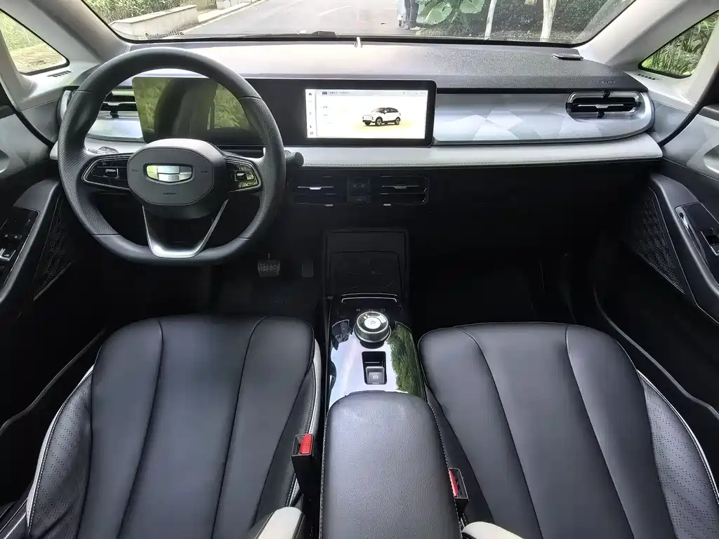 Geely Geometry E Firefly 2023 401KM Lightning Tiger 5-seater