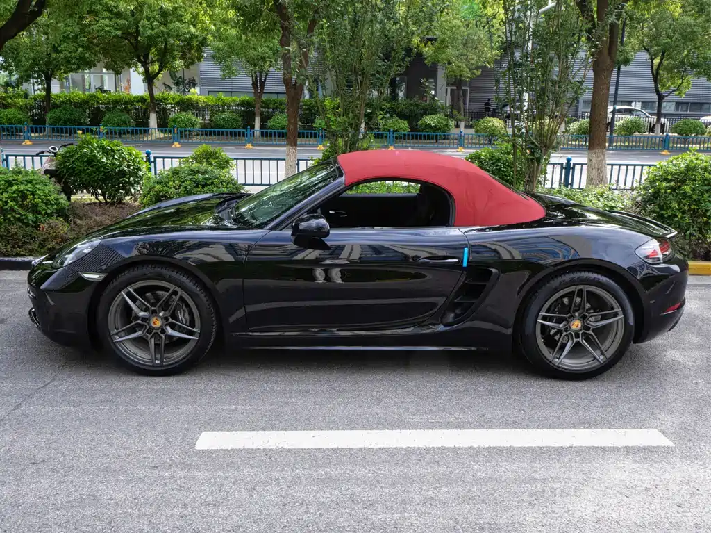 Porsche 718 Boxster 2.0T 2016 Model