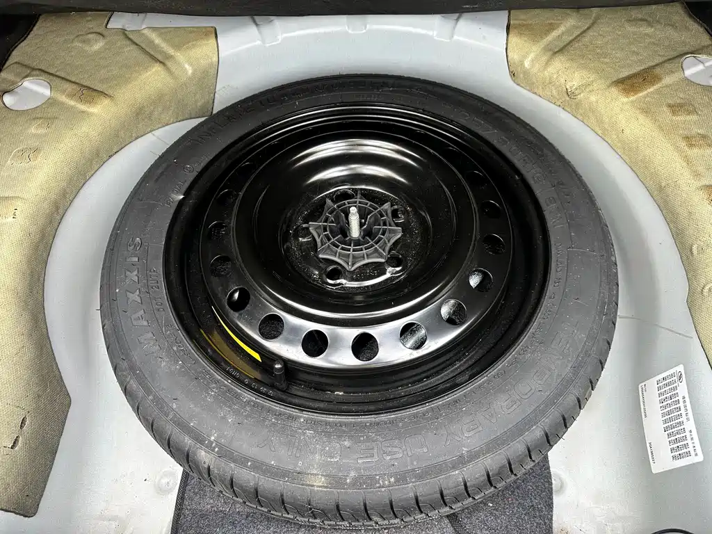 Jingwei 2014 Model 2.0L Leading Fashion Edition