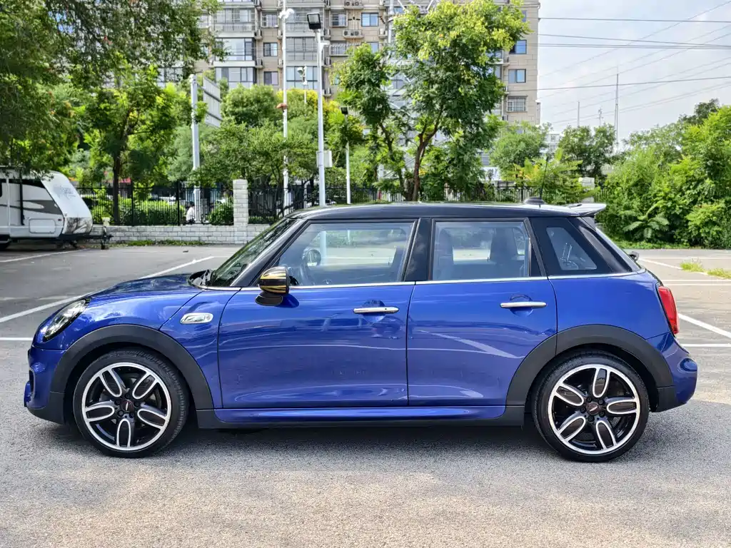 2019 MINI Cooper S Racing Driver 5-Door Edition