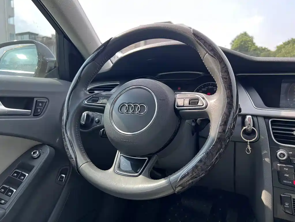 Audi A4L 2013 model 35 TFSI automatic standard edition