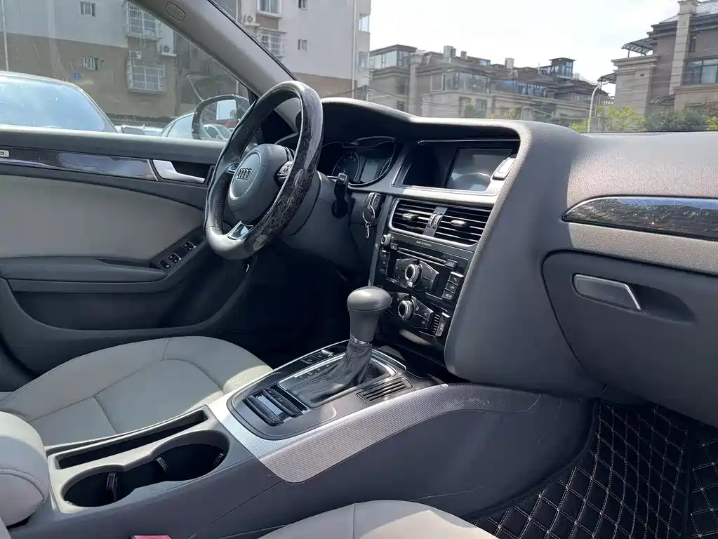 Audi A4L 2013 model 35 TFSI automatic standard edition