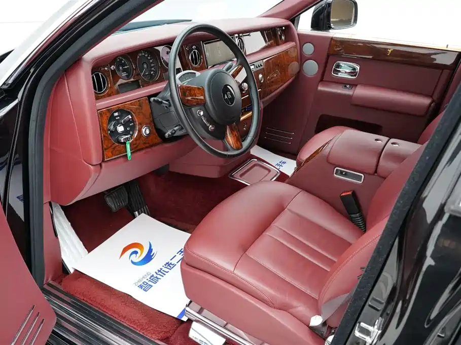 Phantom 2013 Edition 6.7L Extended Wheelbase