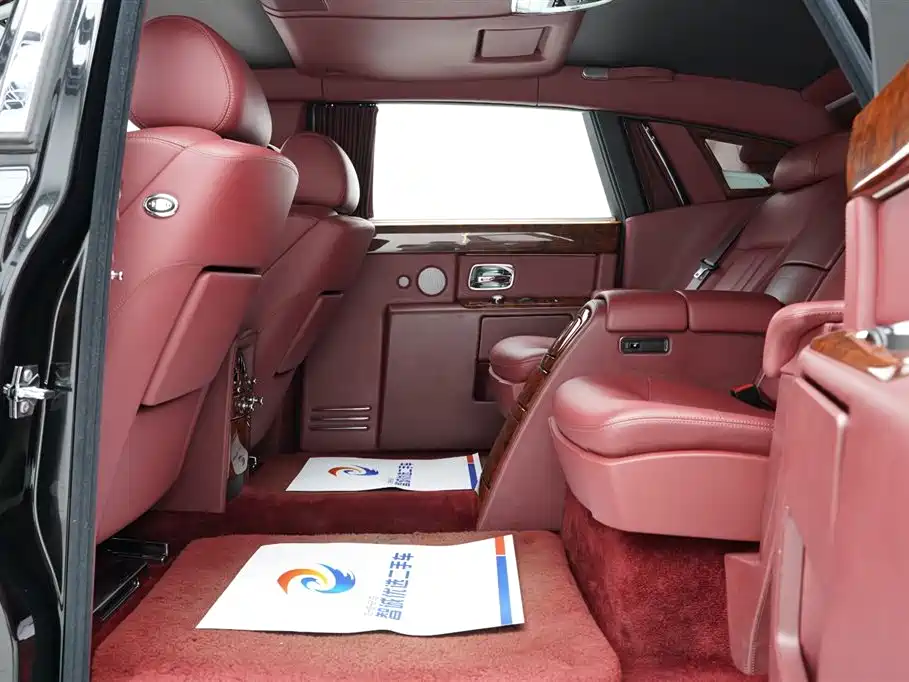 Phantom 2013 Edition 6.7L Extended Wheelbase