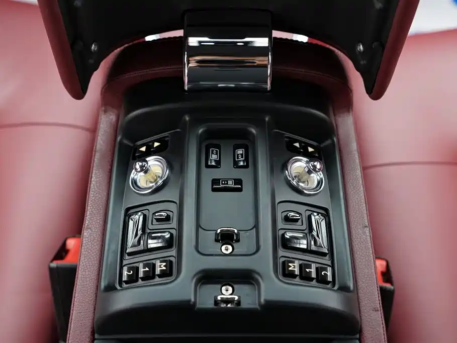 Phantom 2013 Edition 6.7L Extended Wheelbase