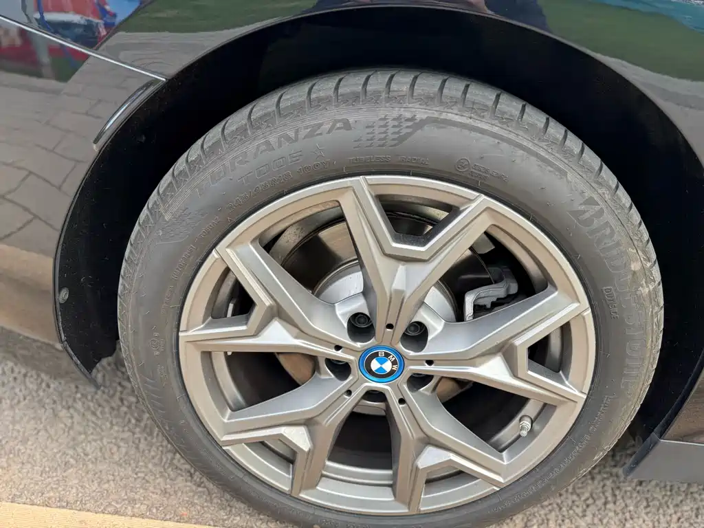 BMW i3 2024 model eDrive 35 L