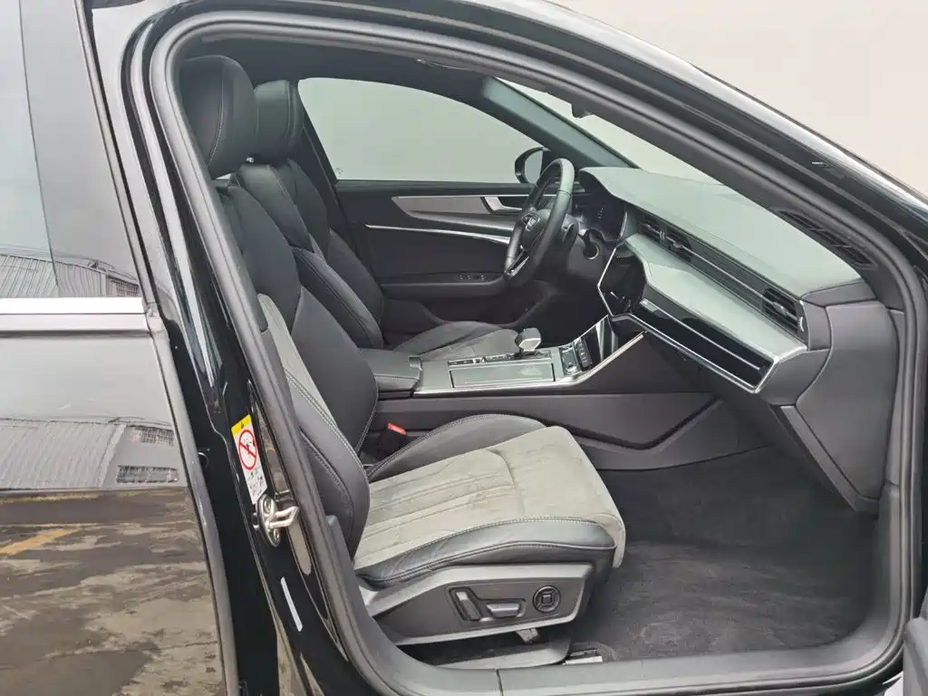 Audi A6L 2022 model 45 TFSI Premium Dynamic Edition