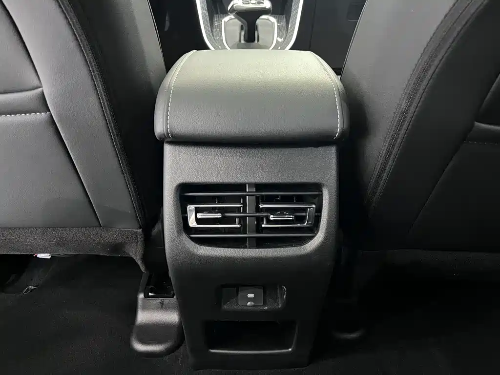 Haval M6 2023 Plus 1.5T DCT Luxury Smart Link Edition